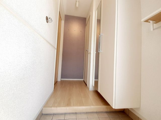メゾン ソレイユIIIの玄関写真