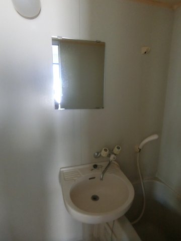 洗面設備　他のお部屋の参考写真となります。
