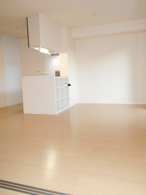パークサイド東出 Iの居間写真