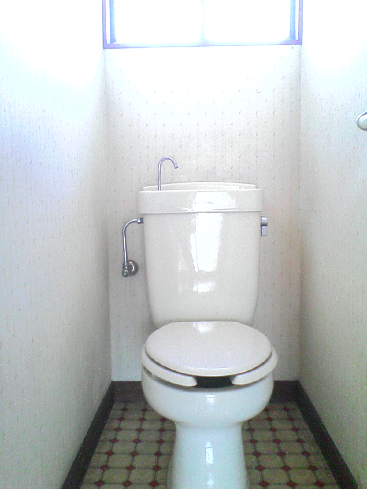 ＪＲ中央線 西国分寺駅 徒歩5分 2階建 築44年のトイレ写真