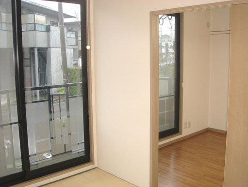 バルコニー　和室から洋室