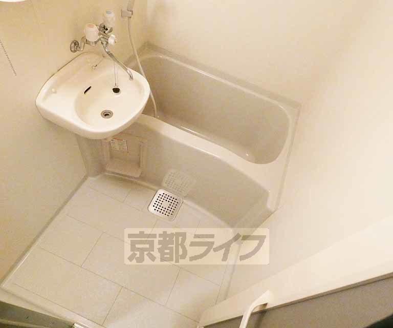 バス・シャワールーム　綺麗です。