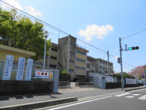 【砂川マンションの小学校】