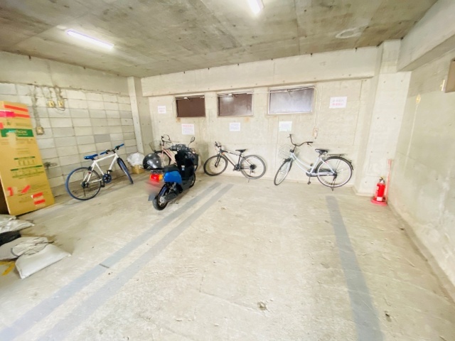 駐車場　駐輪場