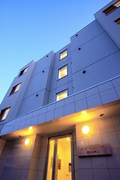 札幌市中央区宮の森三条のマンションの建物外観
