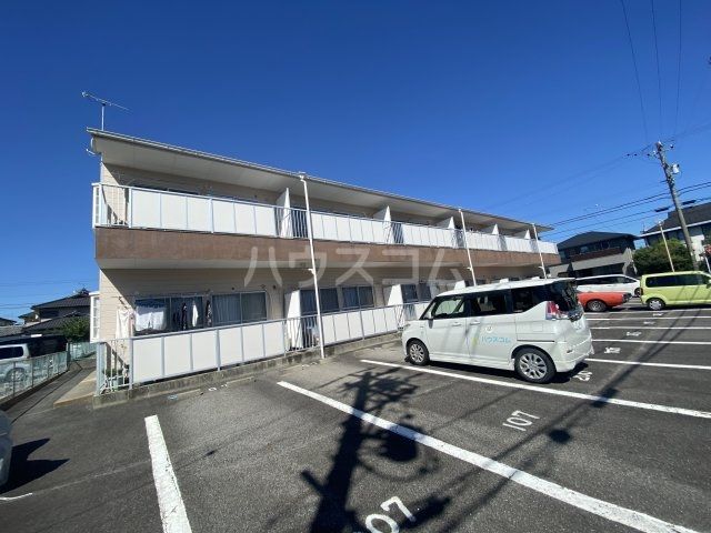 安城市小川町のアパートの建物外観