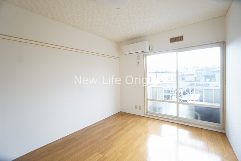 居室・リビング　夏・冬の快適生活を支えるエアコン付き☆