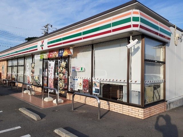 【高崎市貝沢町のアパートのコンビニ】