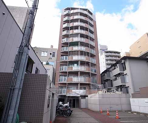 京都市中京区壬生朱雀町のマンションの建物外観