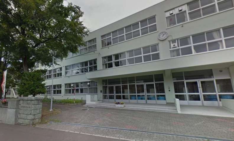 小学校　札幌市立新川中央小学校（小学校）まで230m