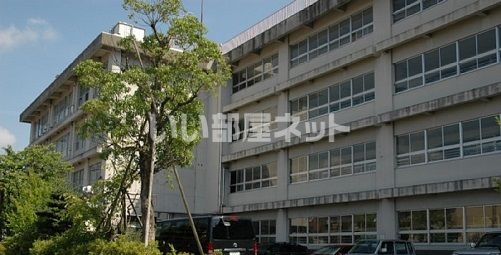 【金沢市窪のアパートの小学校】