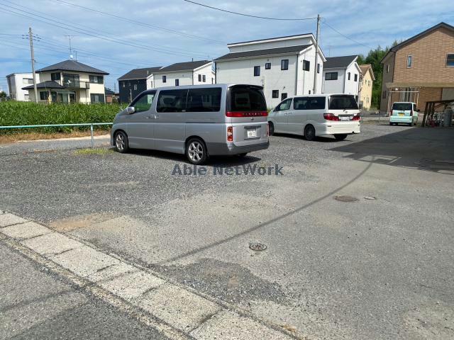 【古河市中田のアパートの駐車場】