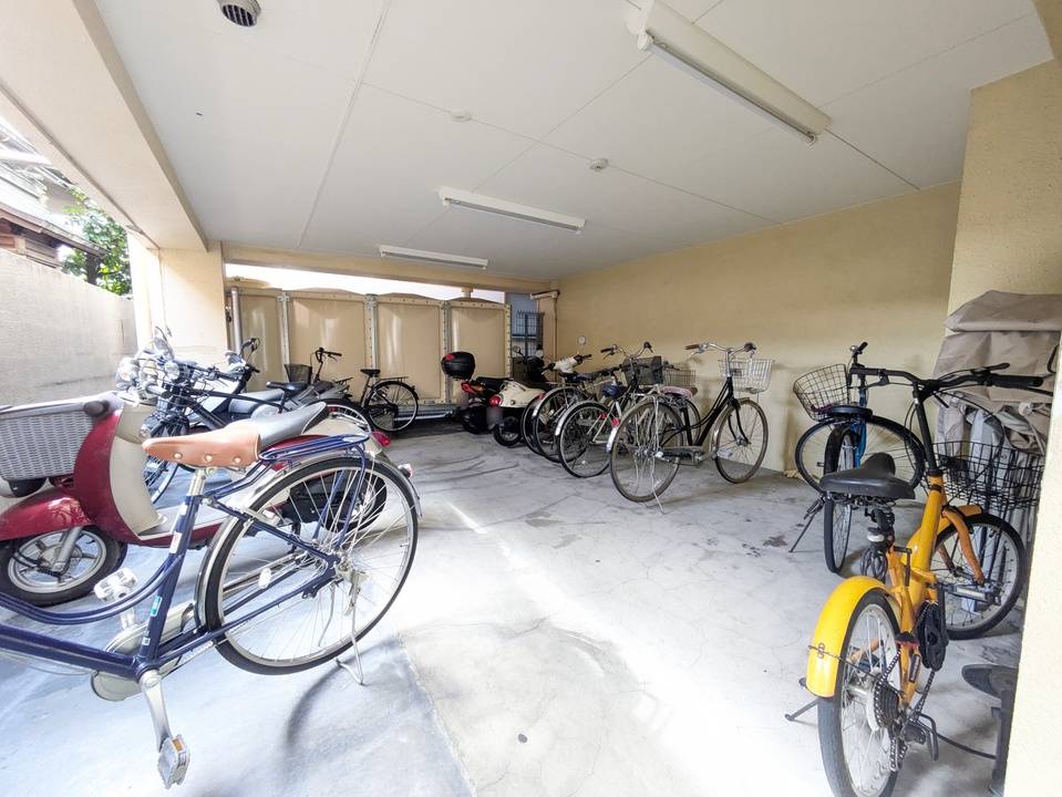 駐車場　駐輪場