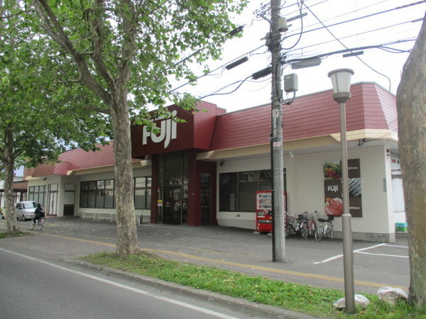 【旭川市神楽岡七条のアパートのスーパー】