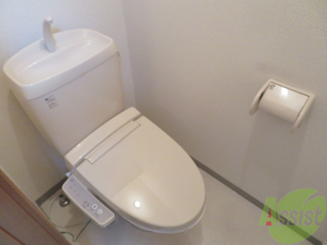 トイレ　ウォシュレット付きのトイレです。シャワートイレは日本の宝。