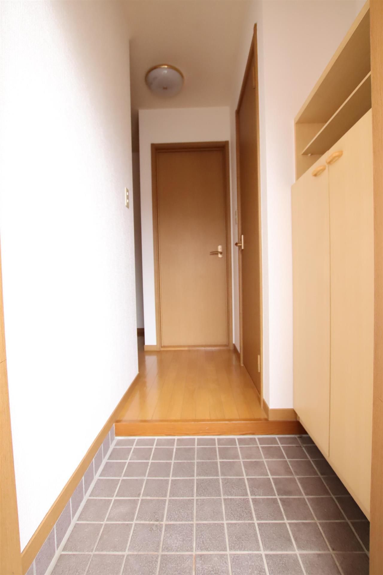 玄関　落ち着いた玄関です