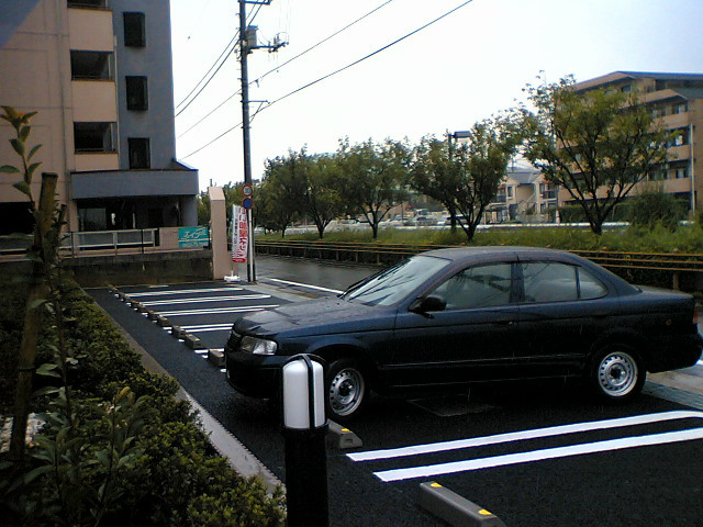 駐車場　敷地内に駐車場があります。