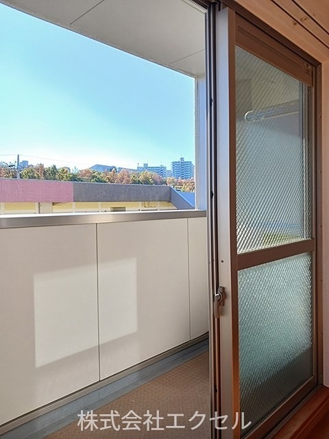 バルコニー　南東向きで日当たり良好です。