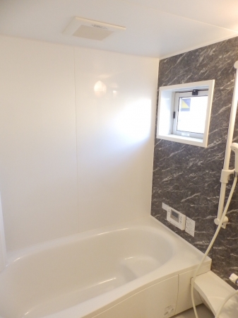 バス・シャワールーム　ゆったり過ごせるお風呂です