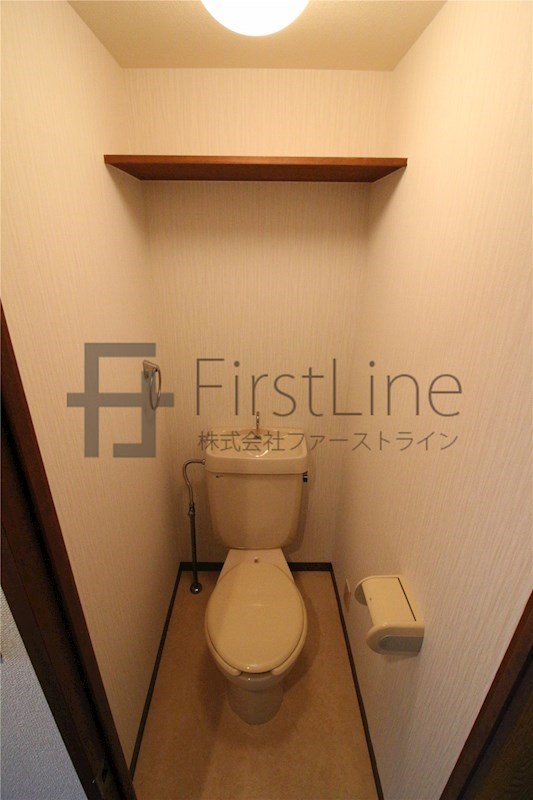 トイレ　別号室の写真です