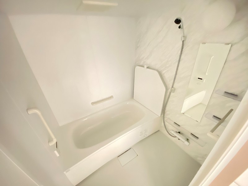 バス・シャワールーム　106号室の写真です。照明器具はつきません◎図面や画像と現況