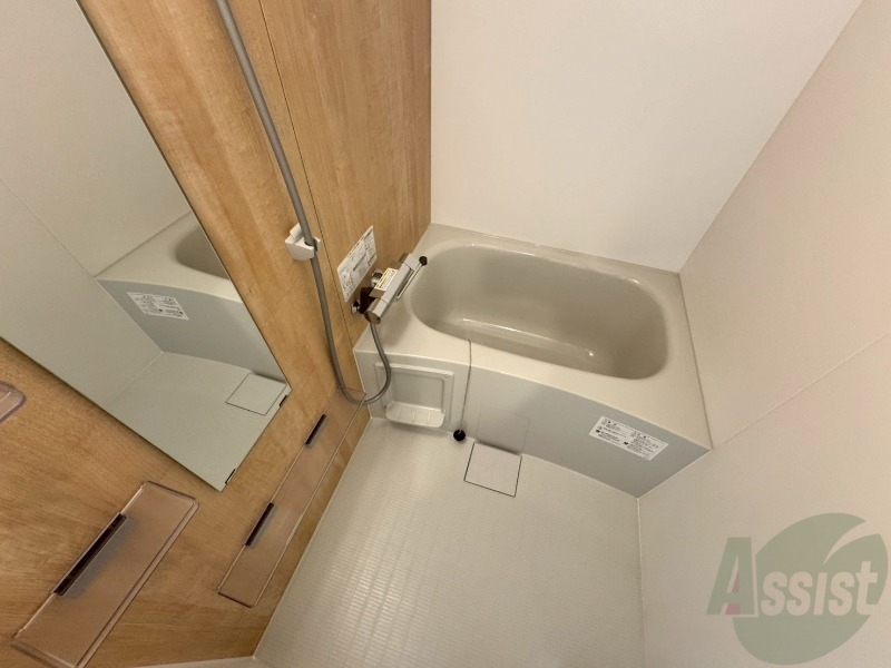 バス・シャワールーム　お風呂になります。一日の疲れを癒してくださいね。