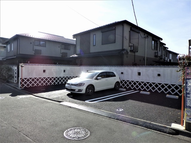 駐車場　敷地内駐車場３台　弊社のお客様のみ紹介可・空き要確認