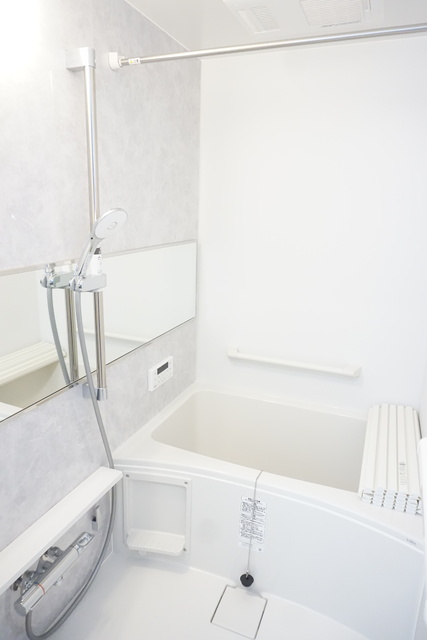 バス・シャワールーム　追焚付きのバスルーム