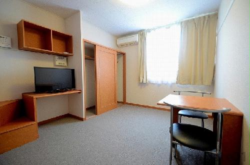 居室・リビング　明るいお部屋であこがれの一人暮らし。