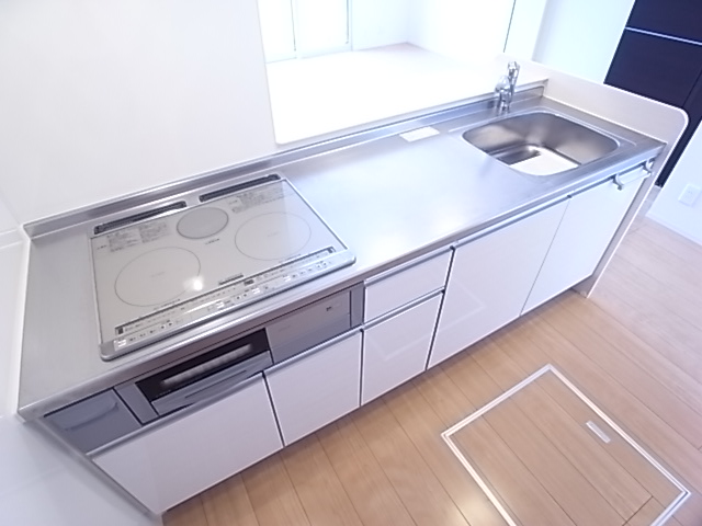 キッチン　お手入れのしやすいＩＨシステムキッチン