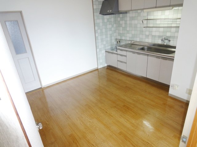 居室・リビング　同物件別号室