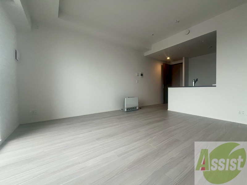 居室・リビング　日当たりが良くて心地よく過ごせそうなお部屋です。