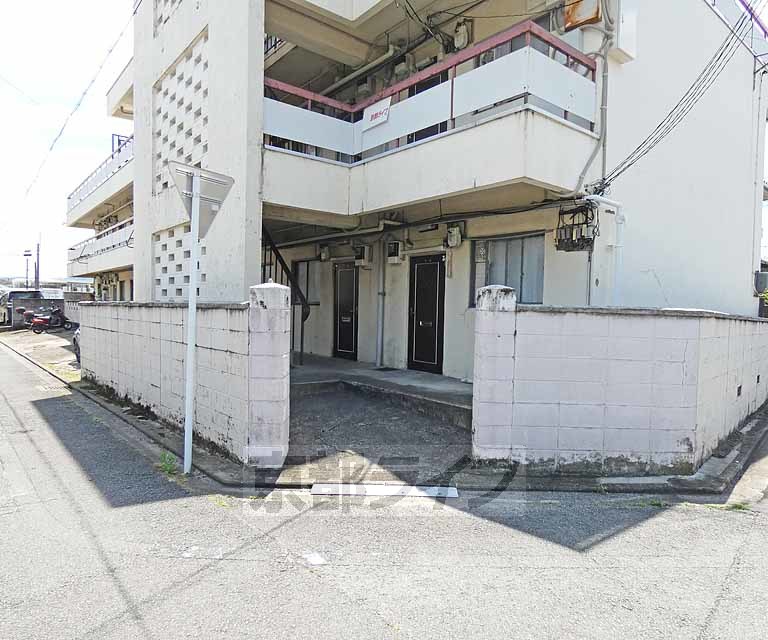 その他共有部分　建物入口です。