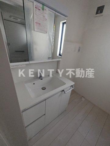 洗面設備　独立洗面化粧台付き