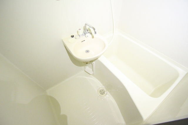 バス・シャワールーム　※別室の参考写真です。