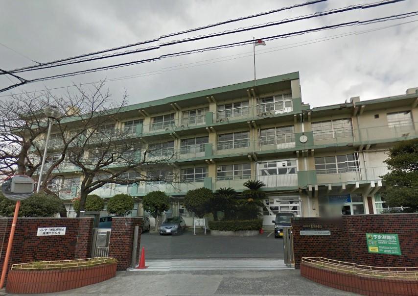 中学校　菊陵中学校（中学校）まで1200m