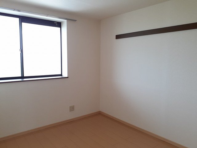 その他部屋・スペース　開放的な寝室です