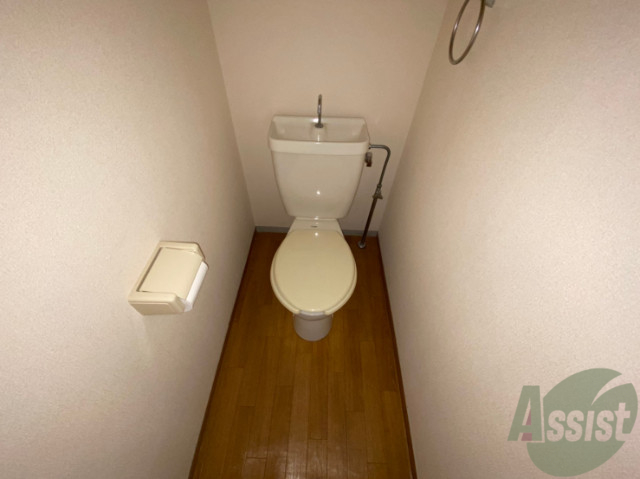 トイレ　こちらはトイレです。清潔感があり、安心して使用できます。