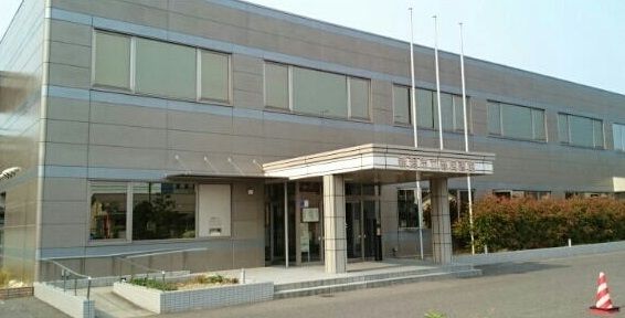 図書館　新潟市立巻図書館（図書館）まで370m