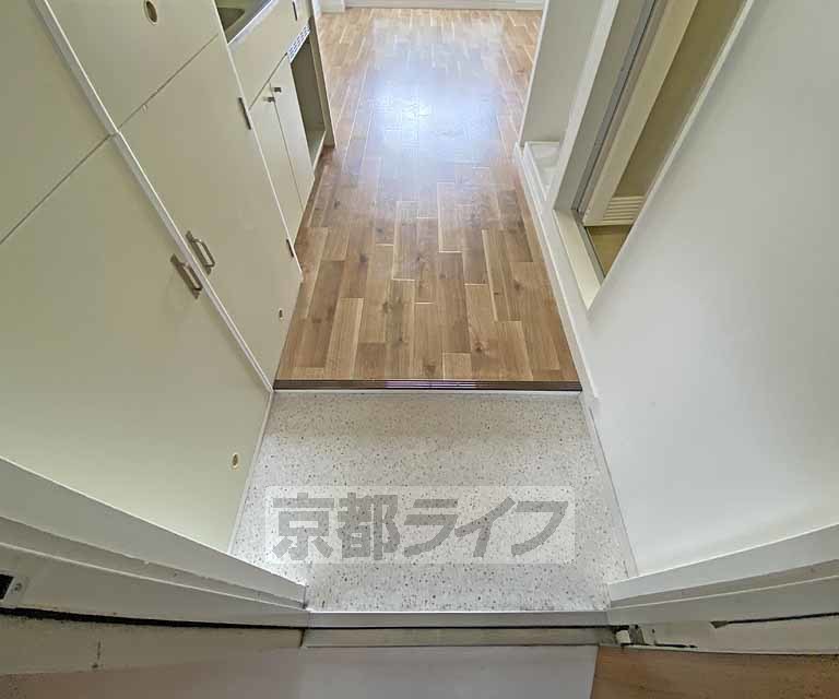玄関　ゆとりある広さの玄関です。