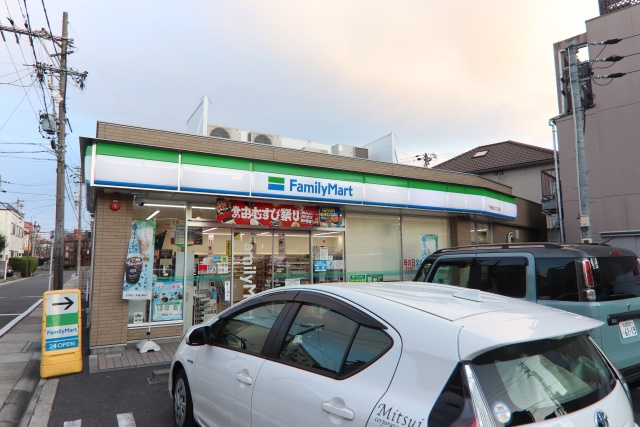 コンビニ　ファミリーマート　千種仲田二丁目店（コンビニ）まで200m