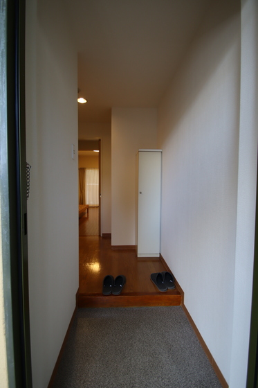 玄関　※他号室の写真です。
