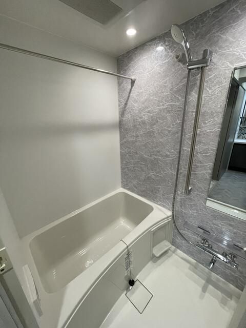 バス・シャワールーム　追焚機能、浴室乾燥機能付きバスルーム♪