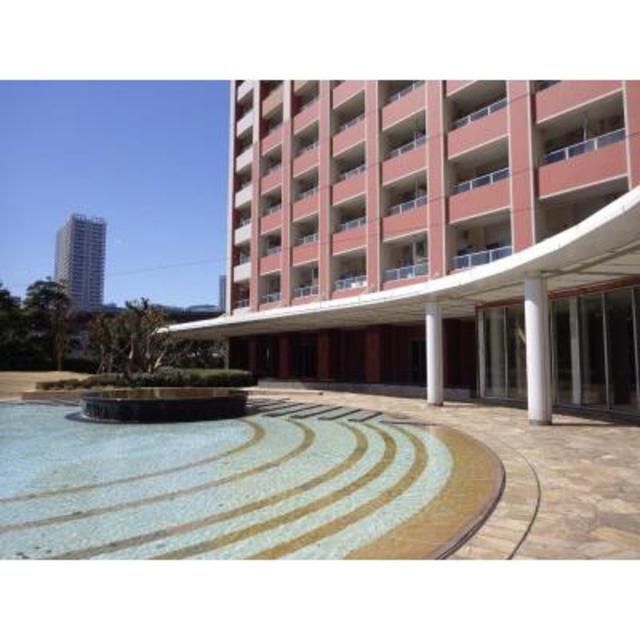 エントランス　ゆとりのあるエントランスです