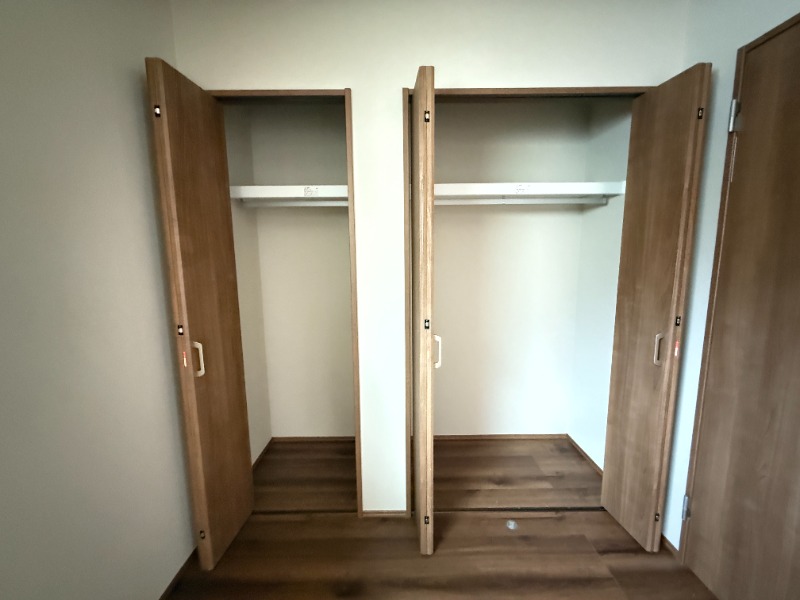 収納　季節物もスッキリ収まるワイド収納