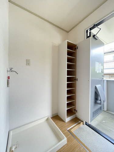 その他部屋・スペース　洗濯機置場と靴箱