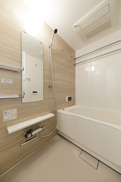 バス・シャワールーム　※写真は同タイプ住戸です。