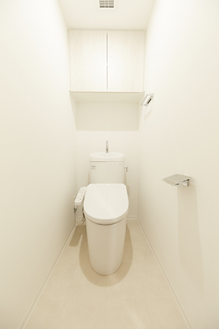 トイレ　※写真は同タイプ住戸です。