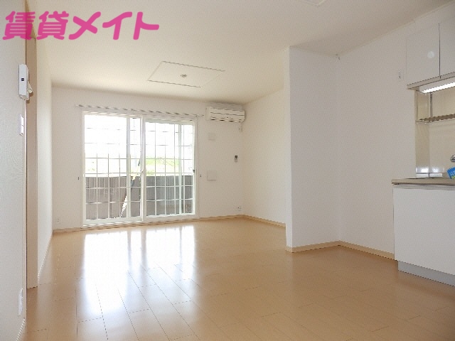 居室・リビング　同型参考写真