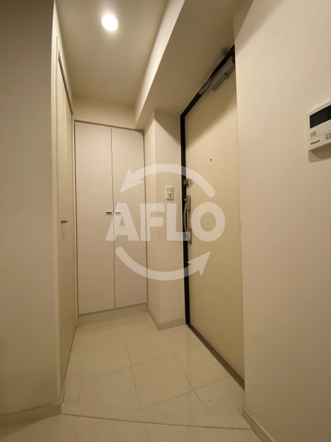 玄関　エスライズ堺筋本町　玄関